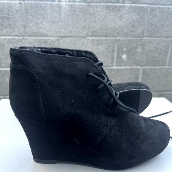 Black booties - Picture 2 of 2